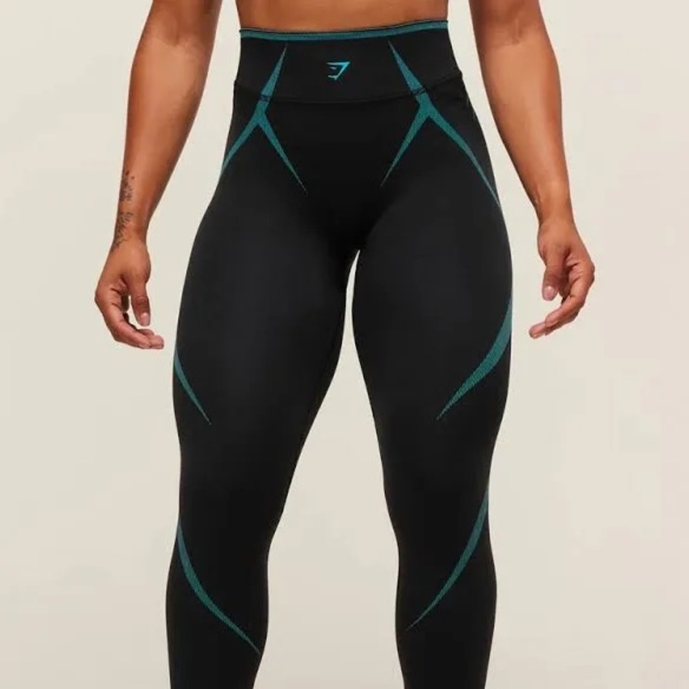 Gymshark Apex Lift Black and Teal Leggings size M